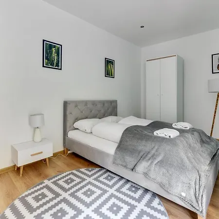 Apartment Stylowy 3city W Sopocie Z Trzema Sypialniami By Renters Sopot